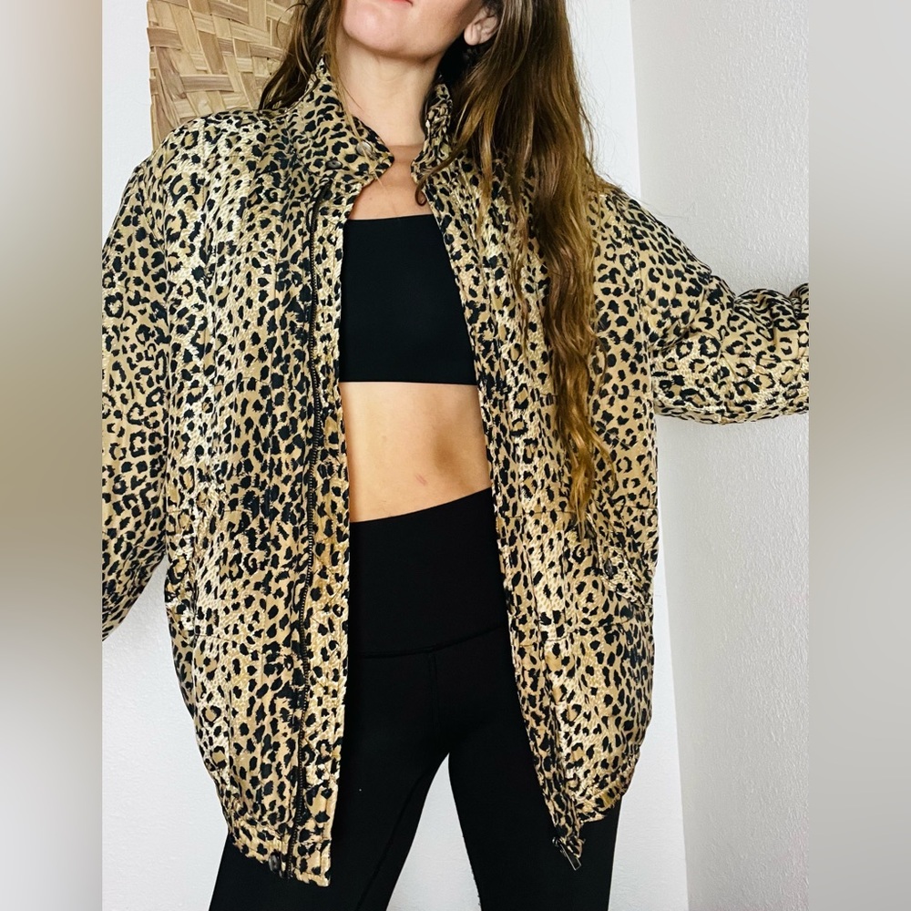 Vintage 90s jacket - 100% silk 🐆